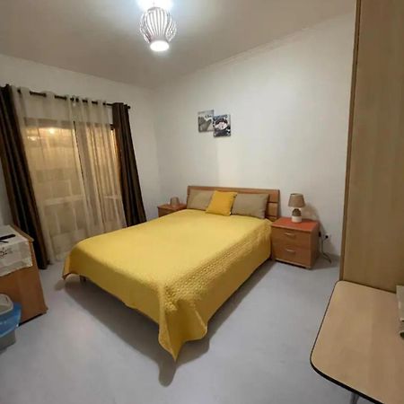 Appartement Quarto Calmo E Acolhedor à Almada Extérieur photo